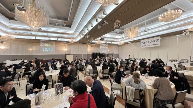 守成クラブ佐賀 会員同士の商談の様子