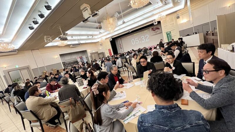 守成クラブ佐賀 会員同士の会話の様子